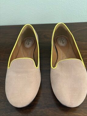 Clarks Women's Beige Flats with Yellow Trim